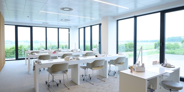 Formation onglerie : apprendre à choisir les bons produits dès le départ